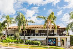 Amazing panorama views Golf at your door step