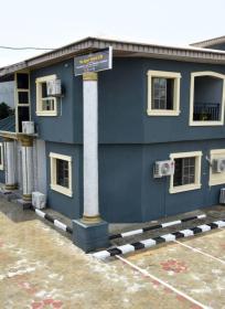 Impeccable 1-Bed Executive Luxury Hotel Apartment