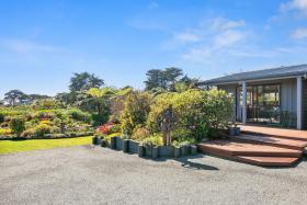 Upepo - The Garden Room - Cape Foulwind Studio