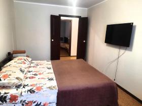 Spacious apartment near the metro in the center.