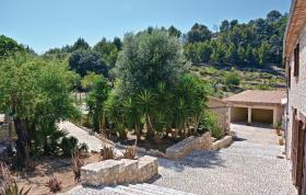 Nice home in Estellencs with 6 Bedrooms, WiFi and Outdoor swimming pool