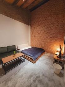 Chill Lo 訂房後請收訊息確認