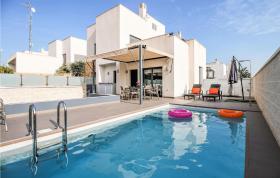 Amazing home in Rojales with 3 Bedrooms, WiFi and Outdoor swimming pool