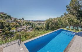 Beautiful home in Santa Susanna with 4 Bedrooms, WiFi and Outdoor swimming pool