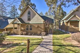 Klamath Falls Cabin Retreat with Deck and Grill!