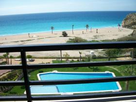 Apartamento Playa Paraiso, en 1ª línea de playa, , comodo y recien reformado, soleado, con jardines, piscina, zona deportiva y la playa enfrente andando