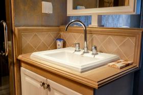 Locals Apartment Inn 06