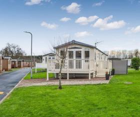 Apple Tree Lodge Hot Tub 3 bedroom 2 Bars