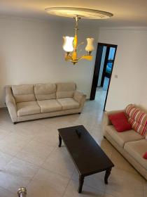 Lovely 2 bedroom apartment + with nice patio