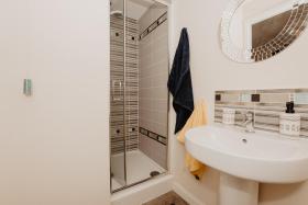 Coyle House, 3 bed, super kings or twins, driveway, free wi-fi, pets, corporates welcome