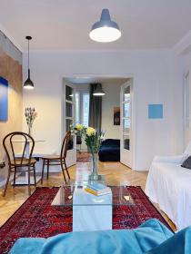 Nest Retro - City Center