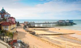 Stunning 4 bed with hot tub - walking distance to Cromer beach and town