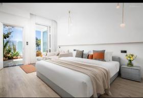 Alice Garden Sea View B&B