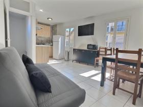 Cimm Valras À 300m de la plage, appartement idéal pour 2 adultes et 2 enfants