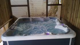 Maison de 3 chambres avec jacuzzi jardin clos et wifi a Langevin Saint Joseph a 3 km de la plage