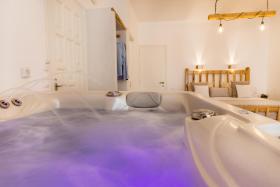 Aqua Naxos Apartments & Suites