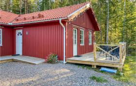 Beautiful apartment in Borlnge with 2 Bedrooms, Sauna and WiFi