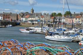Tall Ship - Three-bedroom coastal house with sea views