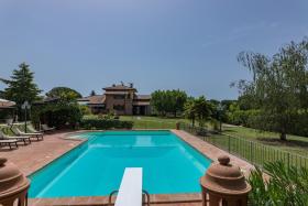 VILLA SOLIDEA 8&1, Emma Villas