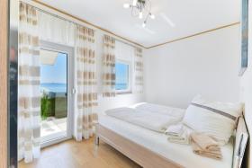 Crowonder Beachfront Reiterer Villa V1 with Jacuzzi 30 meters from the Beach