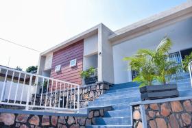 INZOZI AFRICA HOUSE B&B-Gishushu