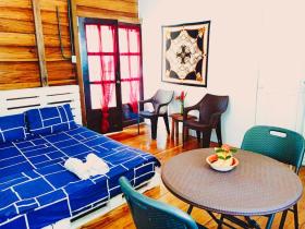 Poetry Garden Bocas Town Colon Island- Deluxe Bungalow Cabin-AC-Enjoy the Night Life