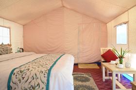 Hunder Stay and Camp