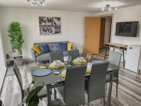 Toothbrush Apartments - 2 Bed Nr Train Station