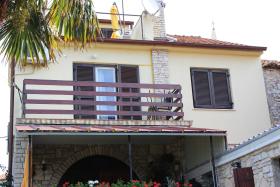 Apartments with a parking space Liznjan, Medulin - 11152