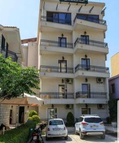 Lucic Rooms & Suites