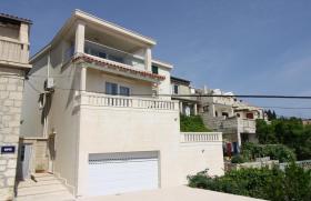 Apartments by the sea Sumartin, Brac - 18749