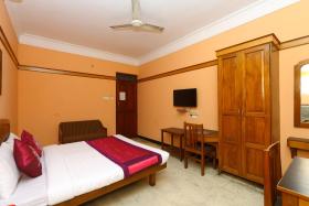 OYO The Park View Inn Near Albert Theatres