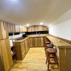 BusHotel Puerto Viejo with private Hot Tube very close to town