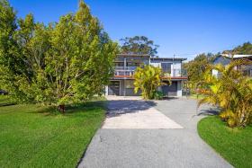 Curley's Sunsets - Pet Friendly - 10 Mins Walk to Beach