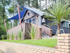 Dundonald Landing - Palm 1 - UK35228