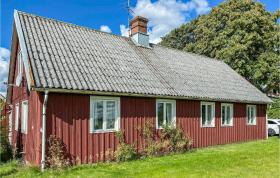 Beautiful home in Laholm with Sauna and 2 Bedrooms