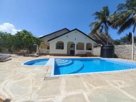 Forest villa Diani
