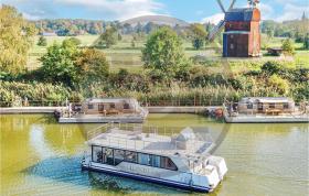 Awesome ship-boat in Havelsee with 2 Bedrooms
