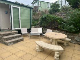 Inviting cosy 2 bed hillside caravan with sea view