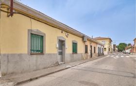 Stunning home in San Martn with 1 Bedrooms and WiFi