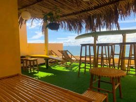 KING MUSSEL Beachfront 2 Rooms, private kitchen and bar, in the centre of action