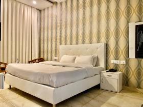 Hotel Hollywood Zirakpur Chandigarh - Family Hotel