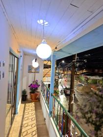 Artesanos y Turistas