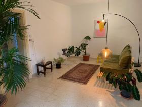 Amman, Jordan Room in well-designed house with garden in Amman