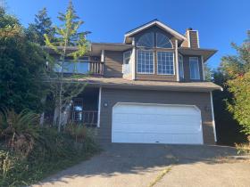 Quiet home on private quarter acre lot with great view