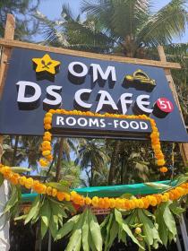 Om D S Cafe 51 & Beach Stay