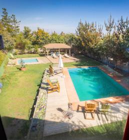 Cabaña en Tunquén, bosque, piscina y vista al mar
