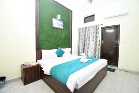 Hotel Tapovan Inn By Riversun Hotels