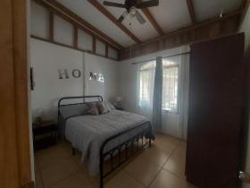 We deh yah Hone Creek