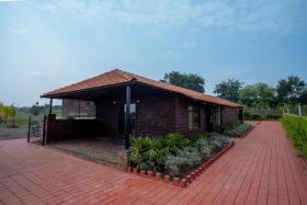 AKAY Resort & Villas